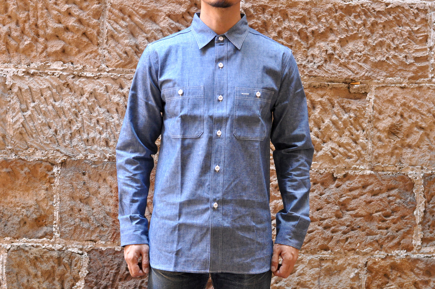 WAREHOUSE 9OZ INDIGO 'TRIPLE STITCHED' CHAMBRAY WORK SHIRT (INDIGO)