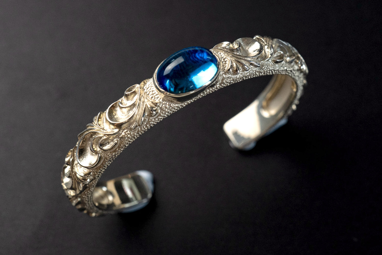 Legend 10mm Ultimate "Flora" Bangle With Blue Topaz (B-85-BT)