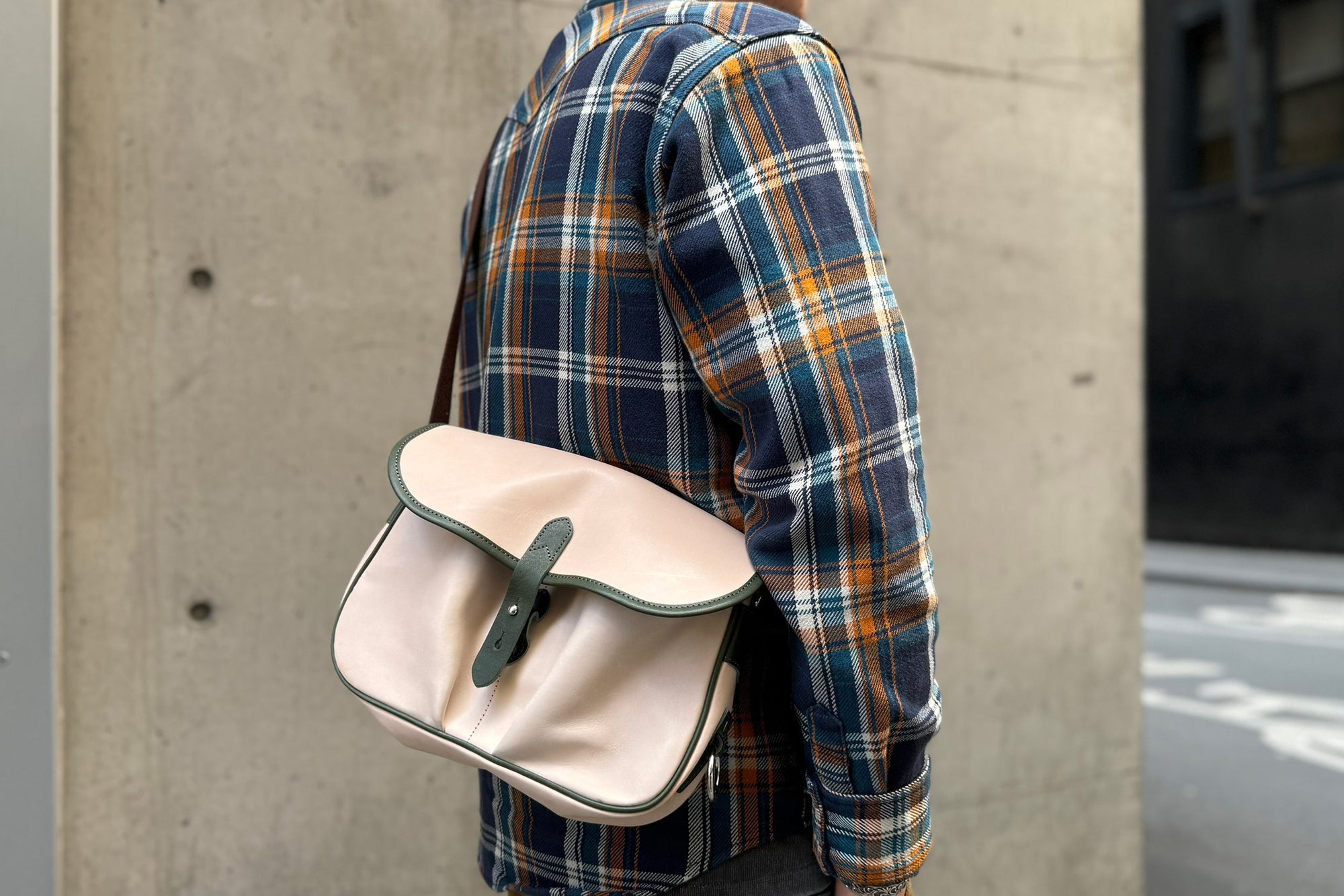 Ginkawaten Full-Grain Cowhide Utility Shoulder Bag (Natural Tan)