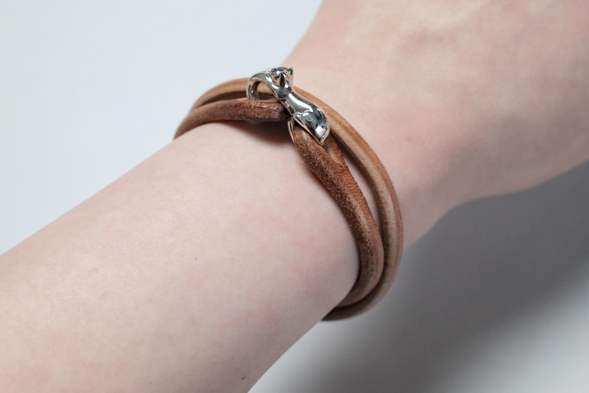Cramp by Ginkawaten "Cat Familiar" Double Cuff With Red Ruby (Tan)