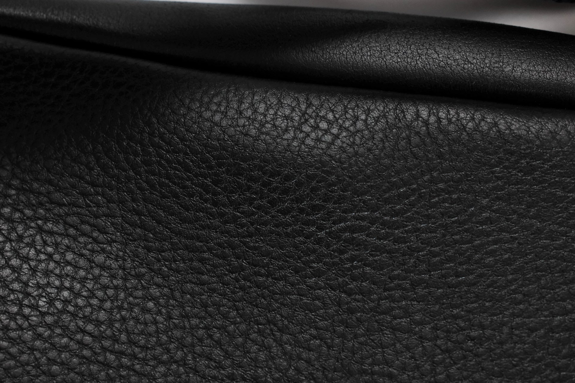 Cramp by Ginkawaten Dual Leather Pocket Bag (Black X Black)