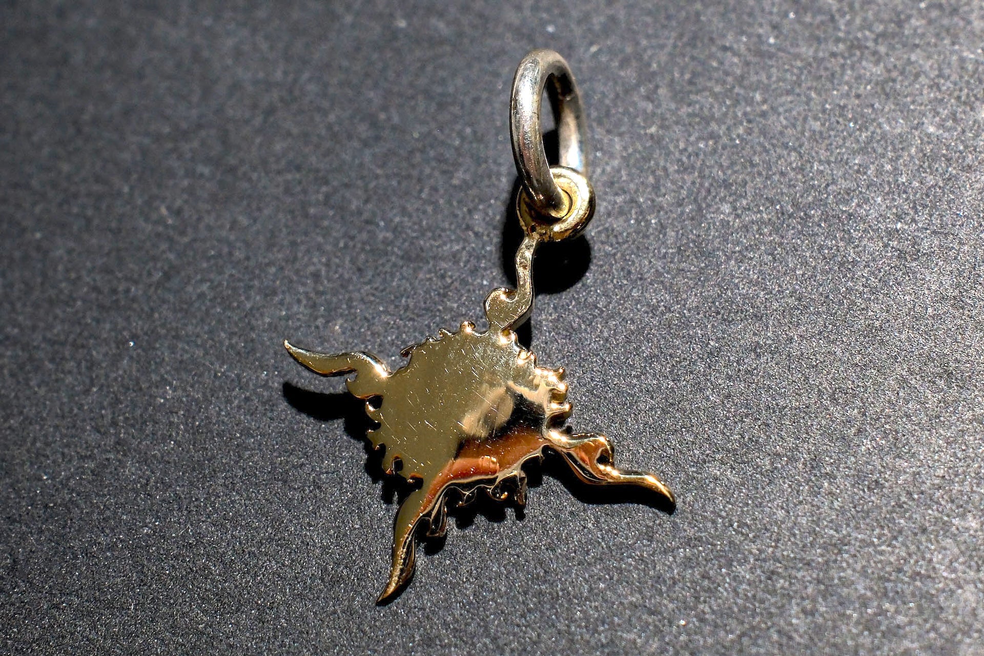 First Arrow's 18K Gold "Sunburst" Mini Trademark Pendant (P-396)