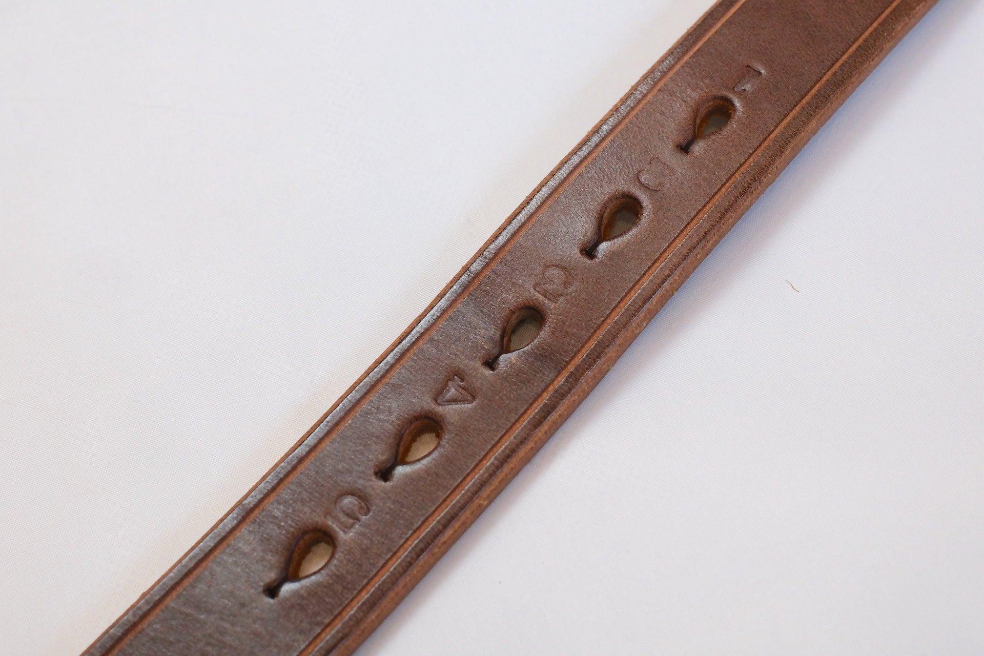 Cramp by Ginkawaten Saddle Cowhide Narrow Belt (Brown Tea-core)