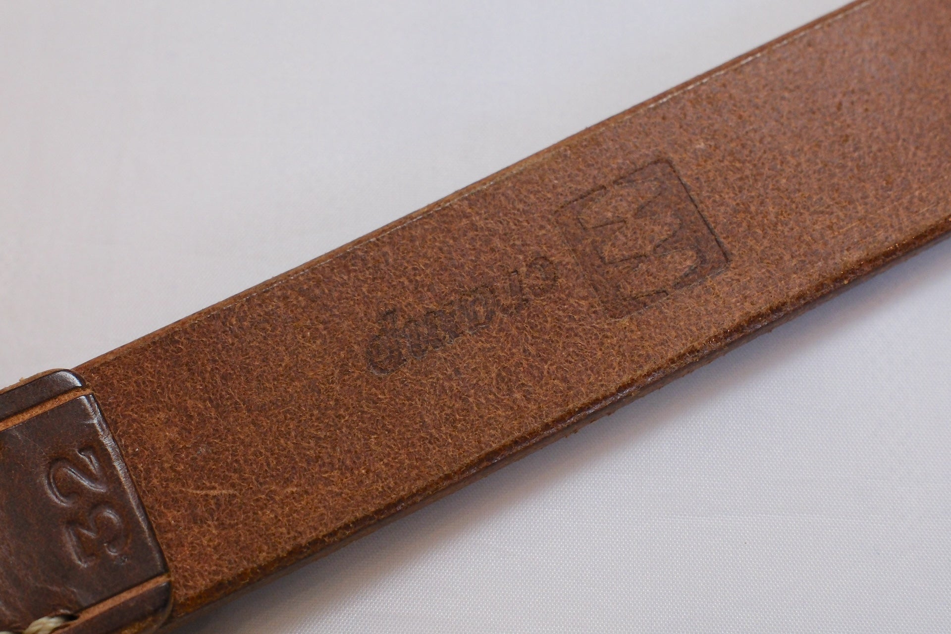 Cramp by Ginkawaten Saddle Cowhide Narrow Belt (Brown Tea-core)