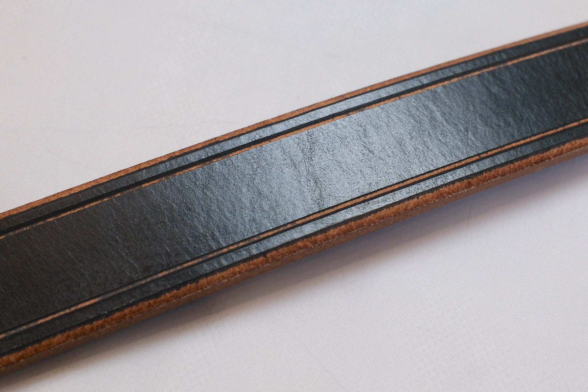 Cramp by Ginkawaten Saddle Cowhide Narrow Belt (Black Tea-core)