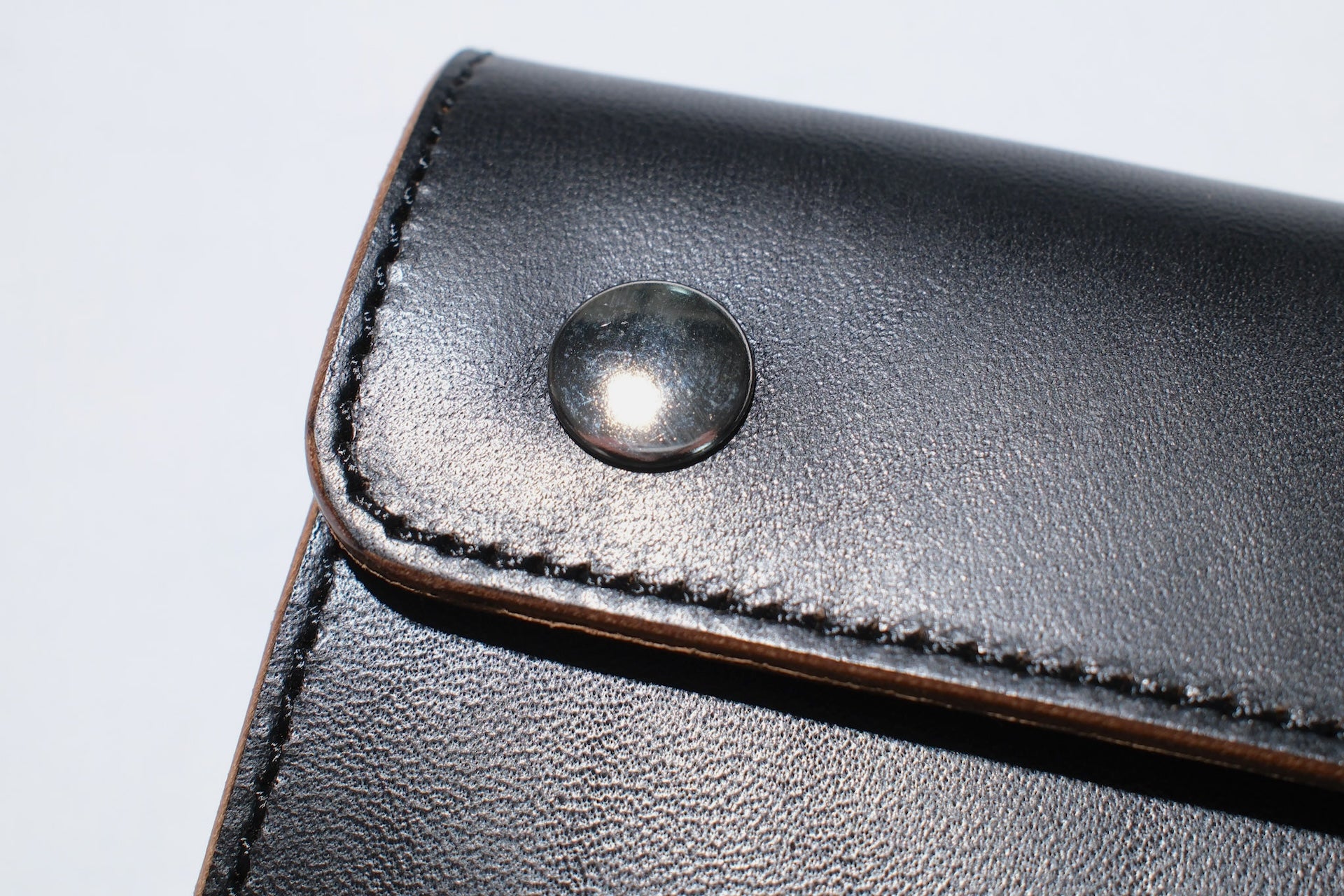 Inception by Accel Co. Horsebutt Short Trucker Wallet (Black Tea-core)