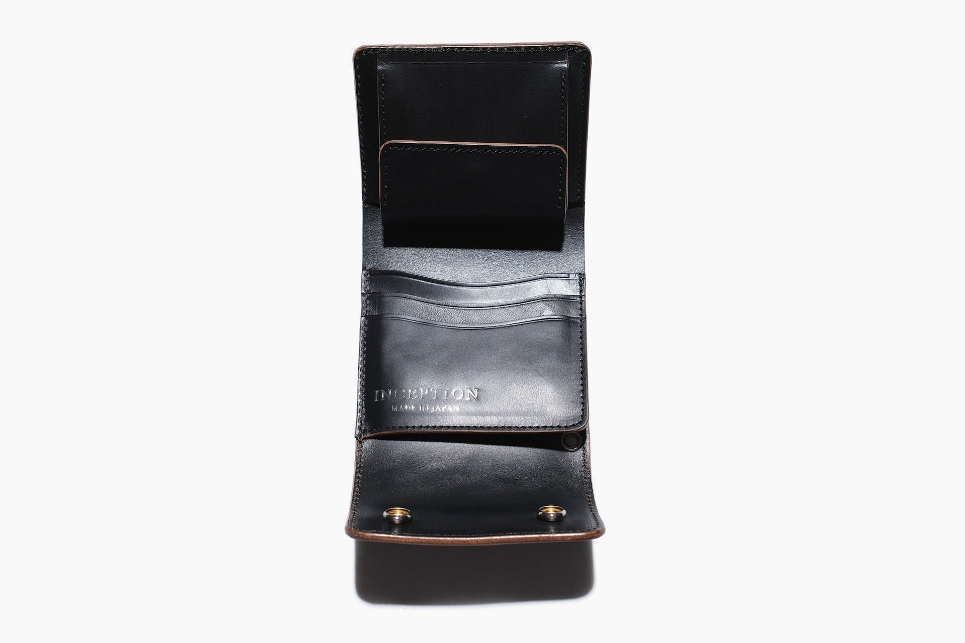 Inception by Accel Co. Horsebutt Short Trucker Wallet With Silver Concho (Black Tea-core)