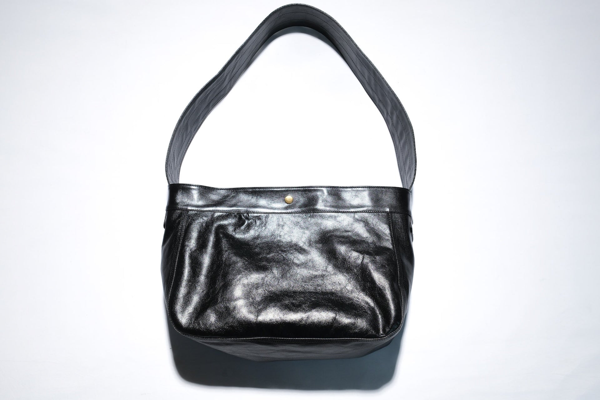 Inception by Accel Co. Horsehide Newspaper Bag (Black Tea-core)