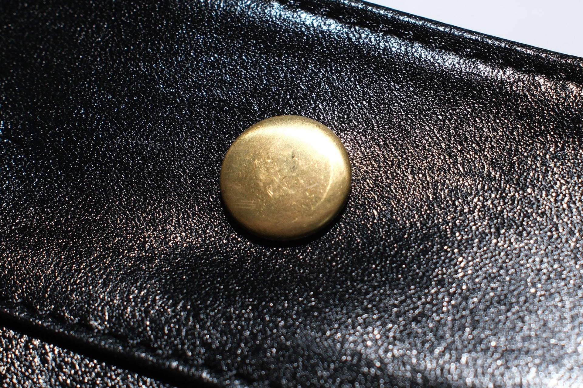 Inception by Accel Co. Horsehide Newspaper Bag (Black Tea-core)