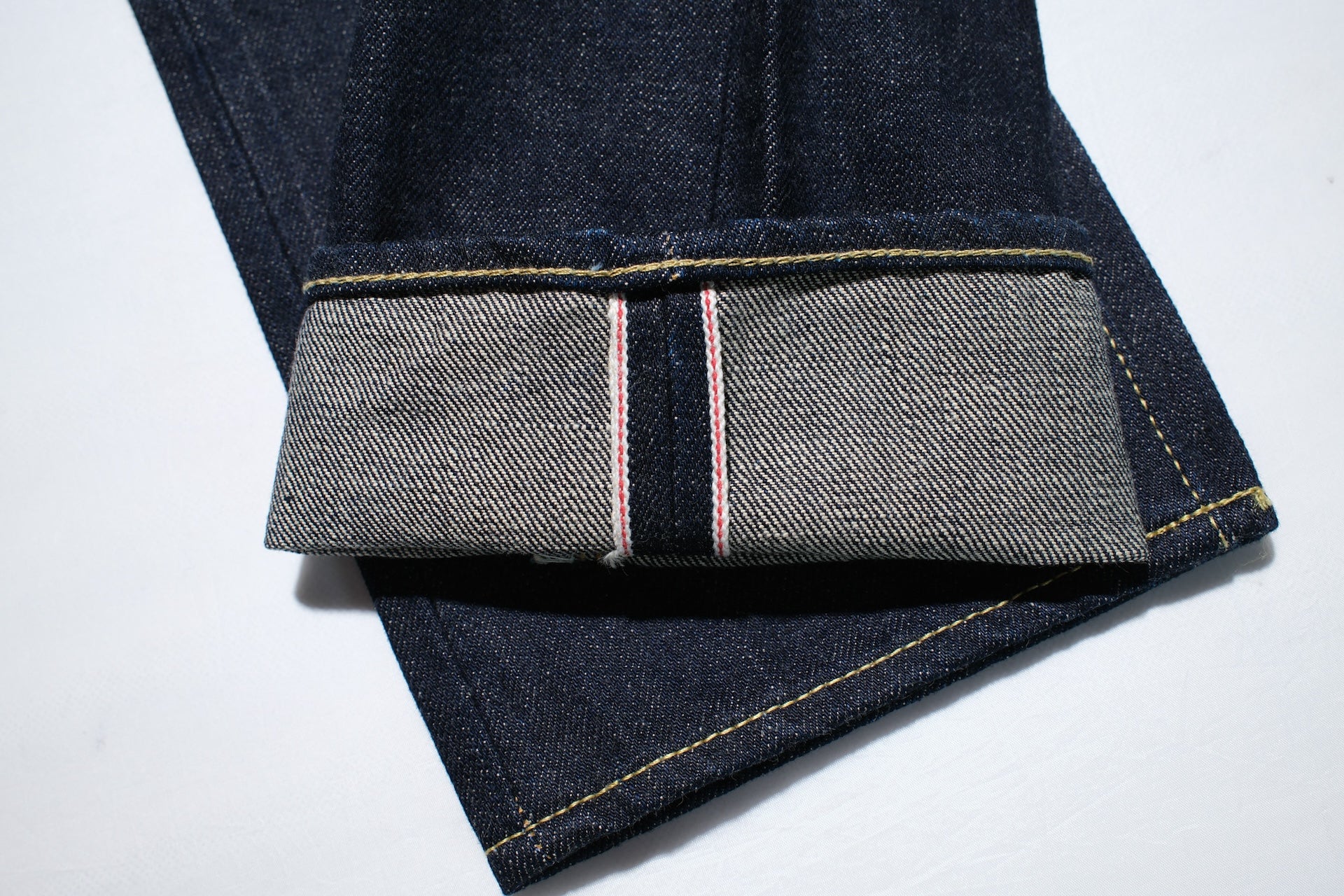 Iron Heart 555S-18 18oz Denim (Slim Tapered fit)