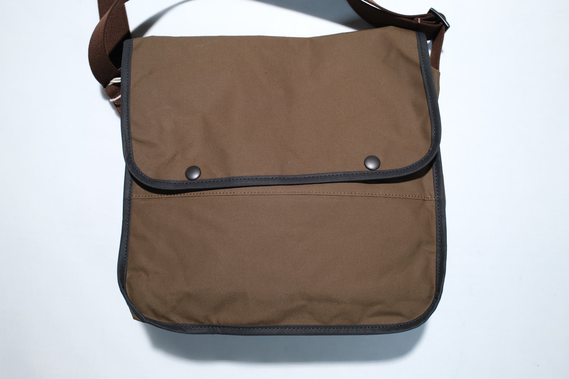 Freewheelers "Waxed Cotton" Field Bag (Olive)