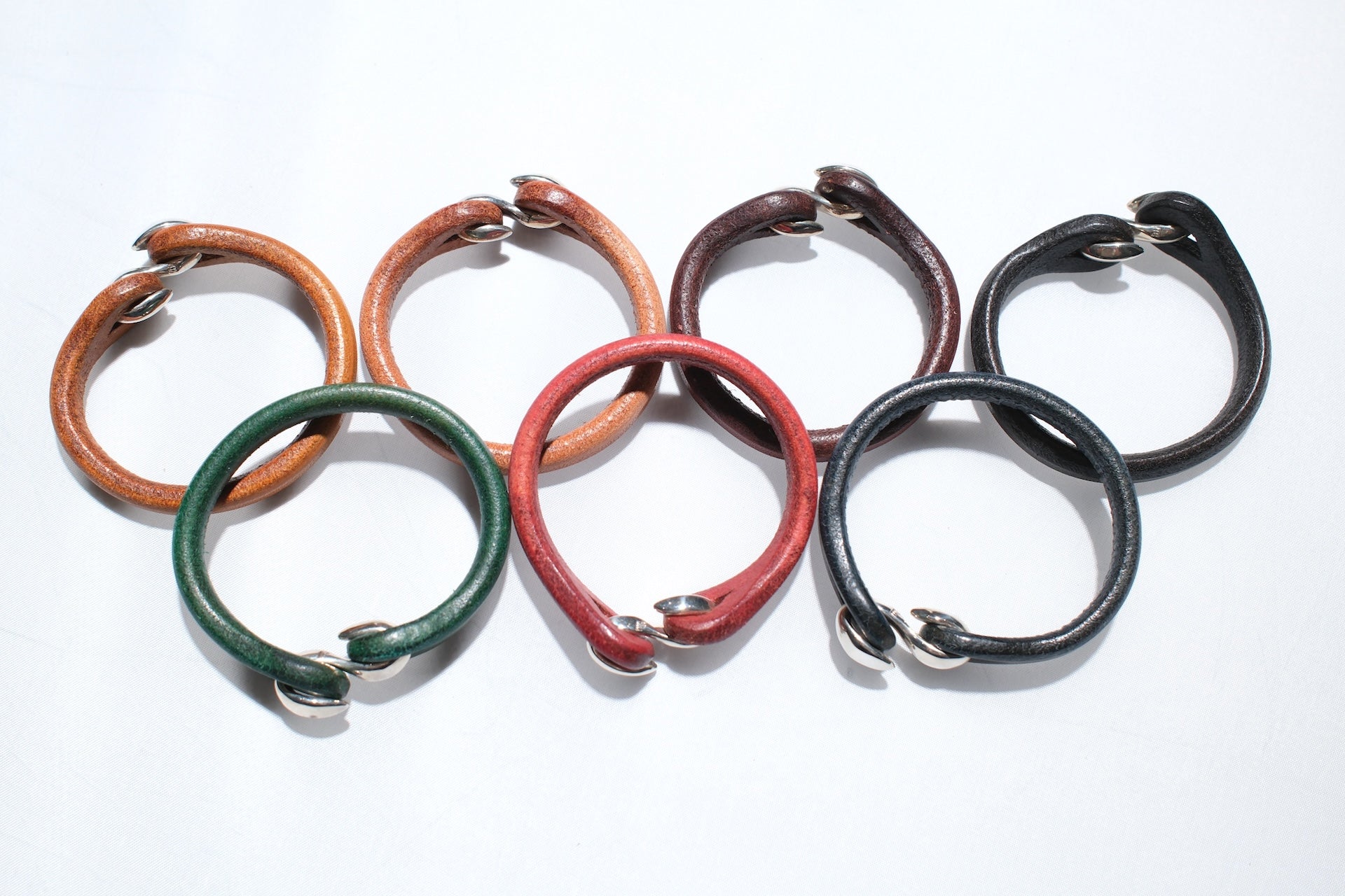 Cramp by Ginkawaten “Silver Hook " Single Cuff (Black)