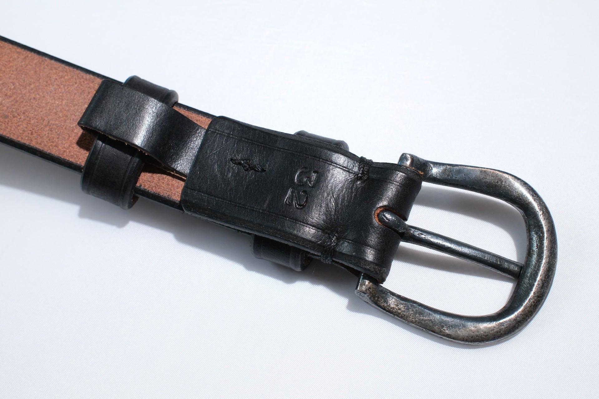 Cramp by Ginkawaten "Horseshoe-Buckle" UK Saddle Cowhide Belt (Black Tea-core)