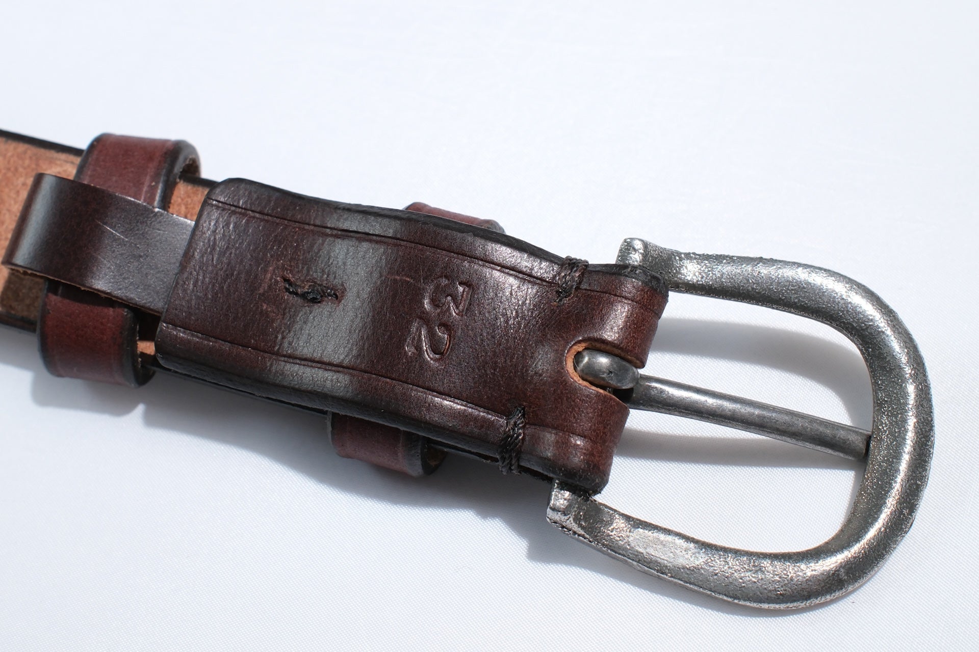 Cramp by Ginkawaten "Horseshoe-Buckle" UK Saddle Cowhide Belt (Brown Tea-core)