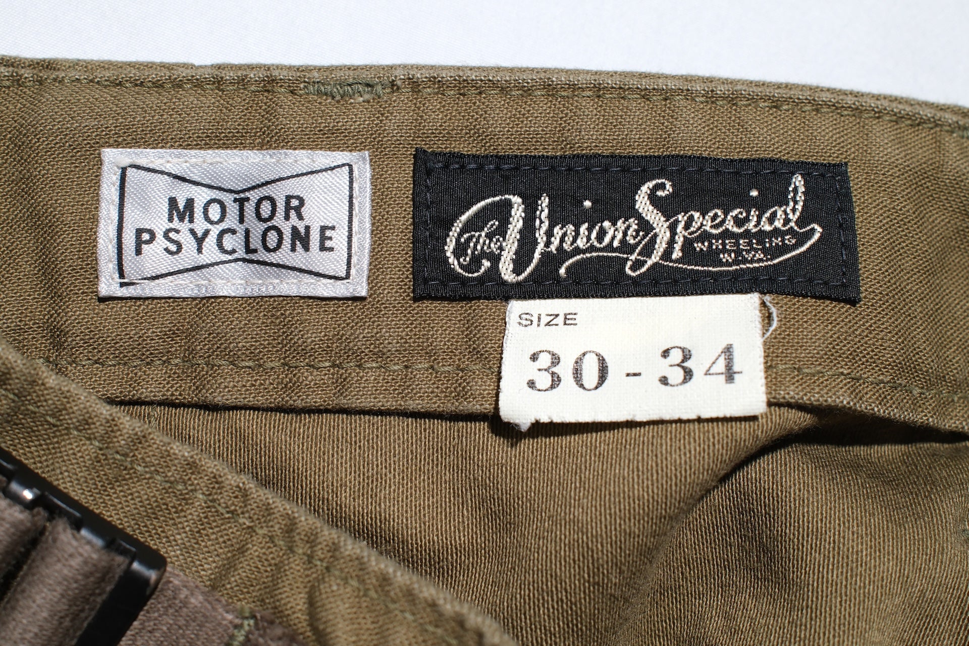 Freewheelers “GRUNTS” Back Satin Cut-Length Trousers (Olive)