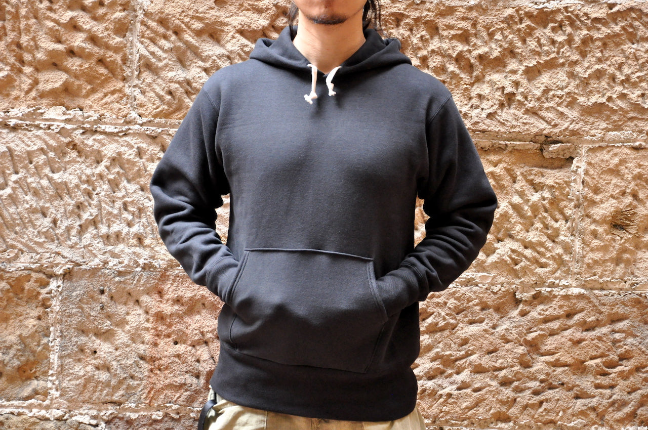 The Strike Gold x CORLECTION 12oz Loopwheeled Pull Over (Black)