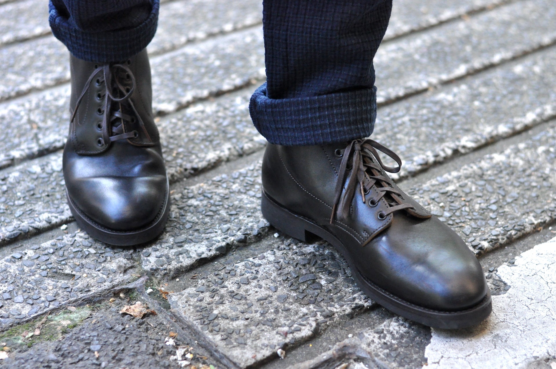 Skoob X CORLECTION Horsebutt Military Chukka Boots (Black Tea-Core)