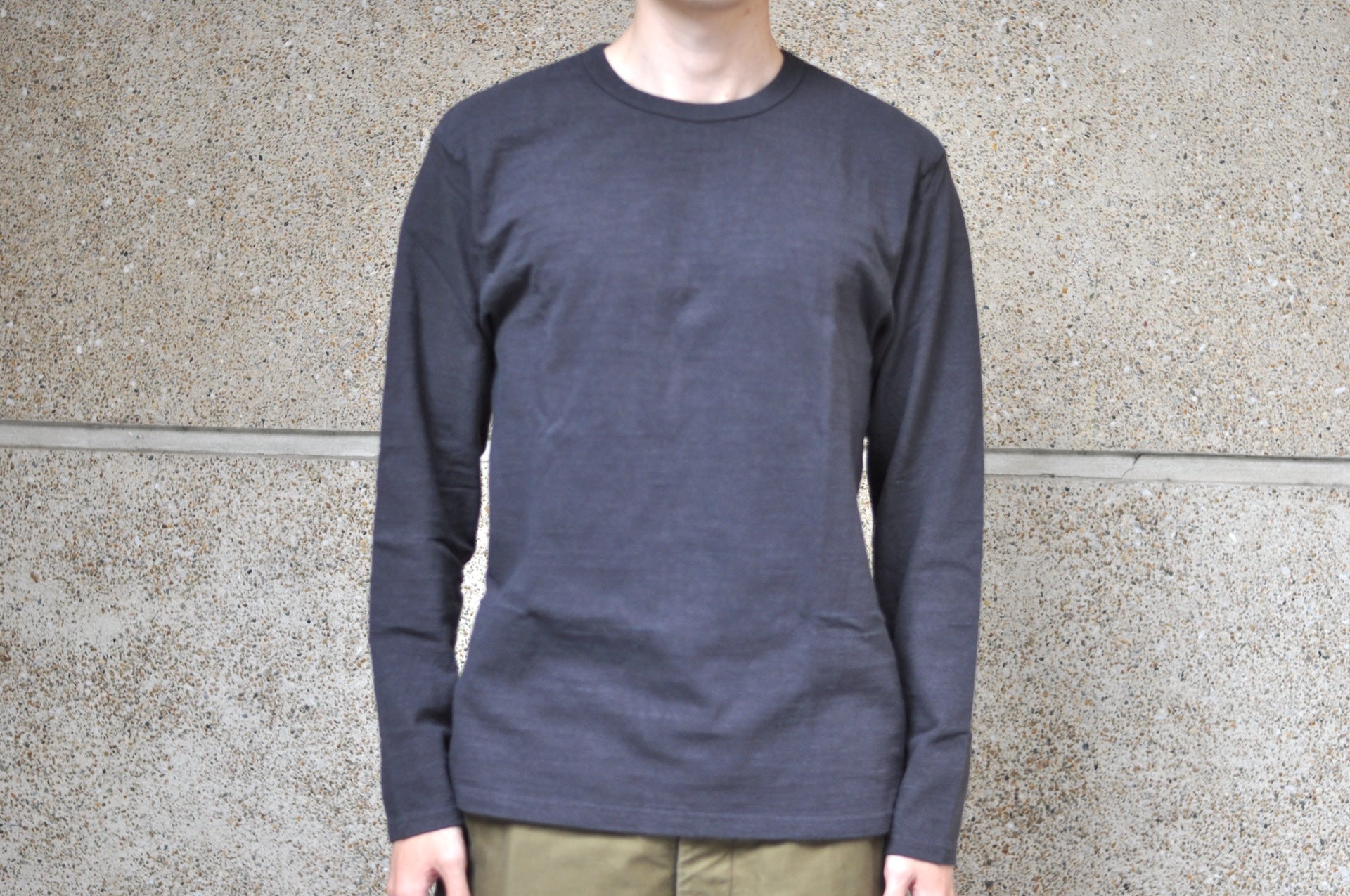 UES 9.5oz "NO.8 Slub Nep" Heavyweight L/S Plain Tee (Sumi Black)
