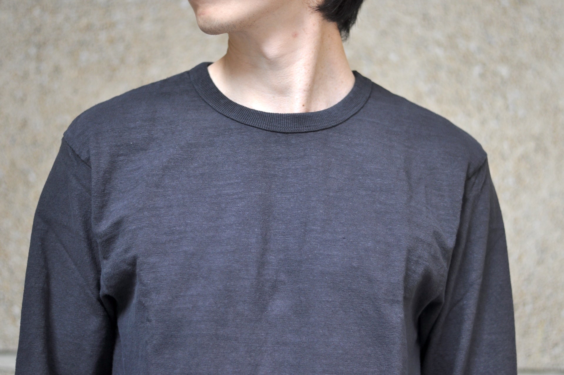 UES 9.5oz "NO.8 Slub Nep" Heavyweight L/S Plain Tee (Sumi Black)