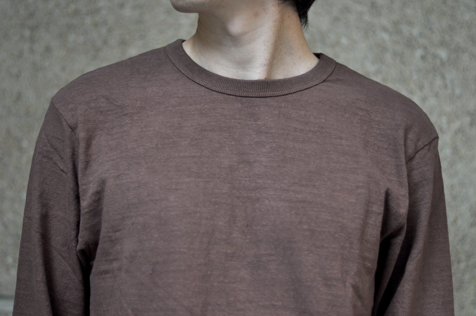 UES 9.5oz "NO.8 Slub Nep" Heavyweight L/S Plain Tee (Charcoal Brown)