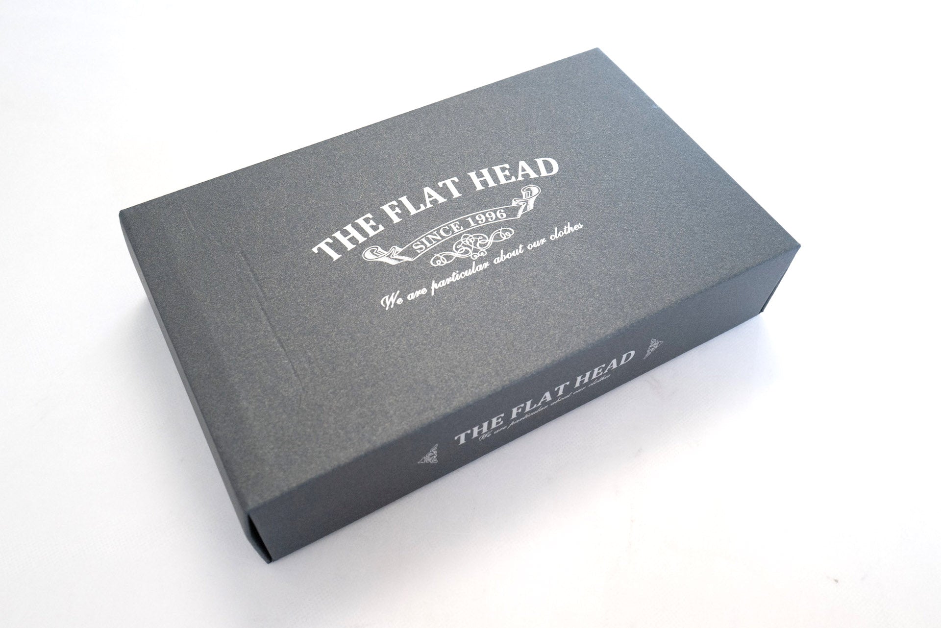 The Flat Head Quilted Deerskin Zip Short Wallet (Brown Tea-cored)