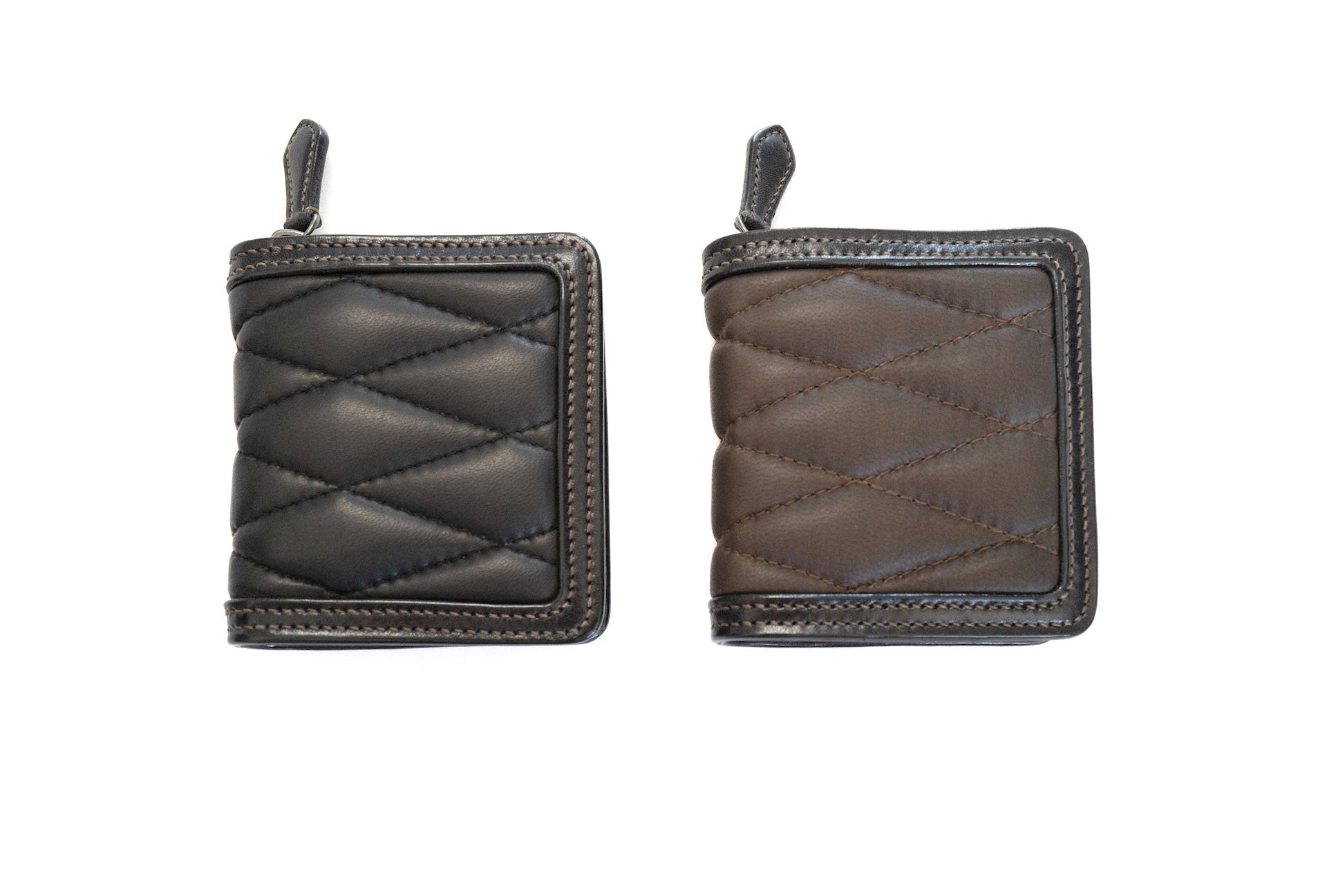 The Flat Head Quilted Deerskin Zip Short Wallet (Brown Tea-cored)