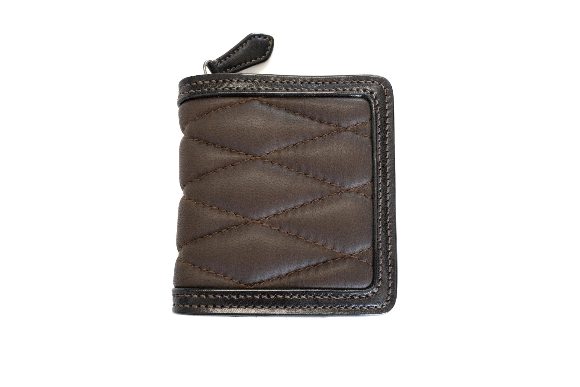 The Flat Head Quilted Deerskin Zip Short Wallet (Brown Tea-cored)