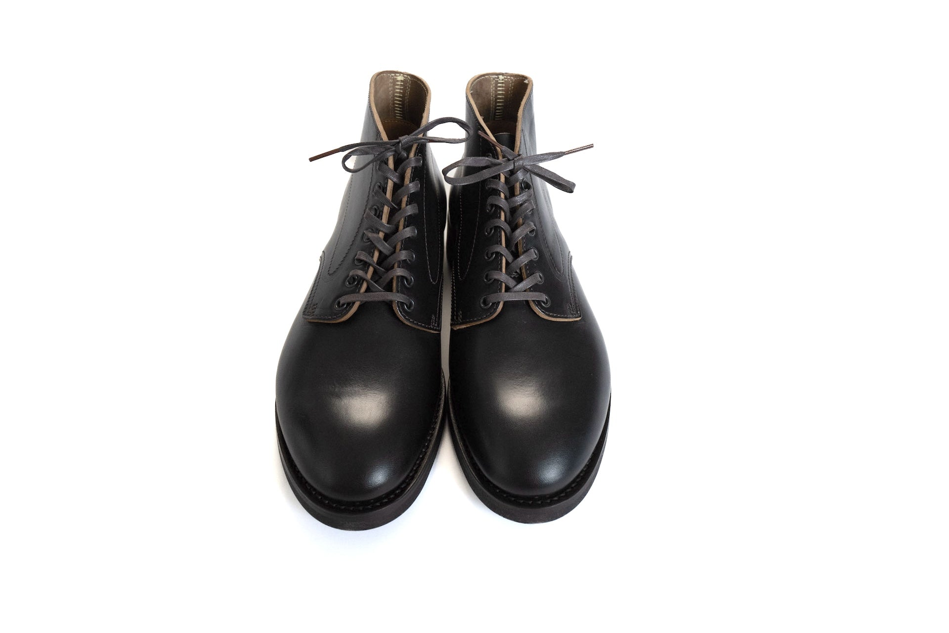 Skoob X CORLECTION Horsebutt Military Chukka Boots (Black Tea-Core)
