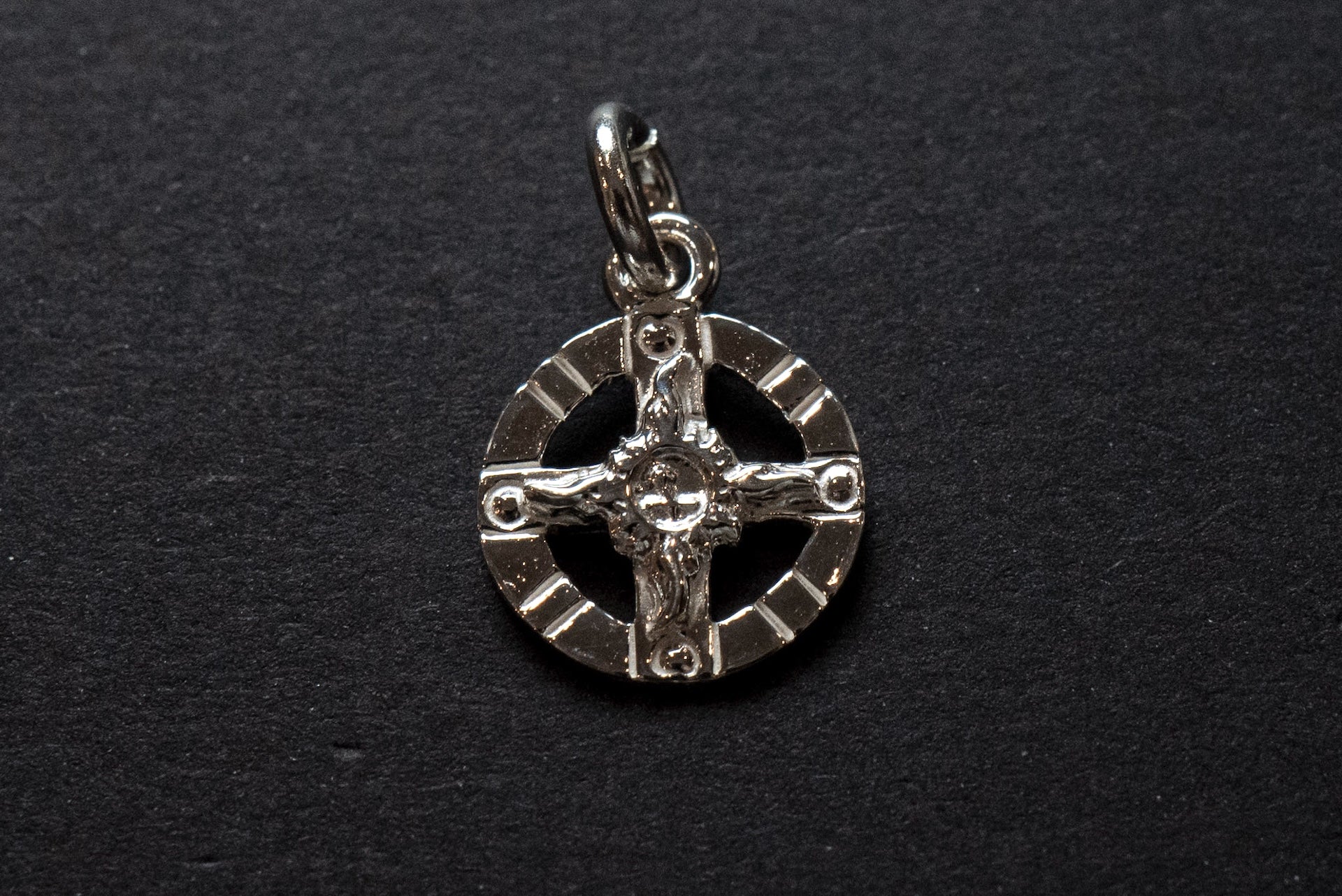 First Arrow's "Medicine Mark" Mini Pendant (P-776)