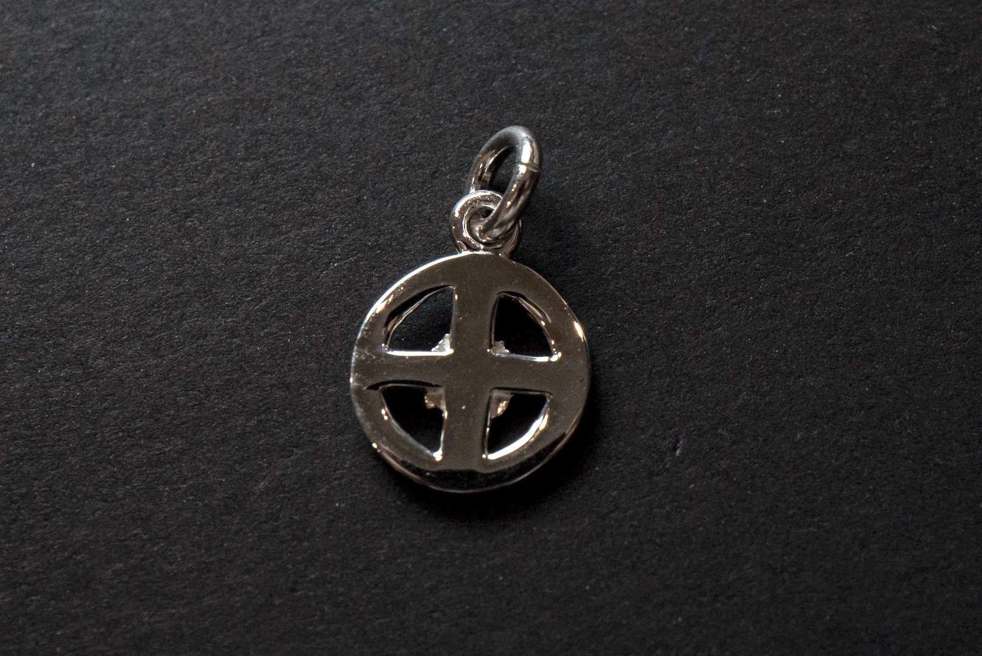 First Arrow's "Medicine Mark" Mini Pendant (P-776)