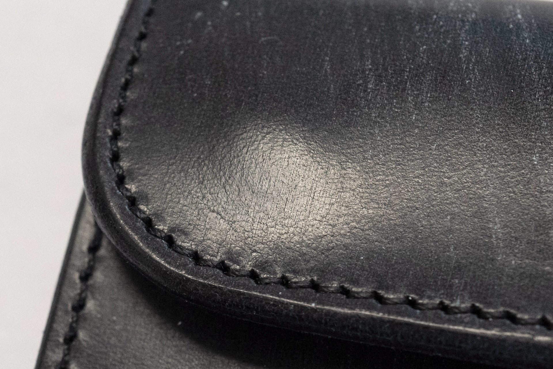 Inception by Accel Company 'Bridle Cowhide' Middle Wallets (Black)