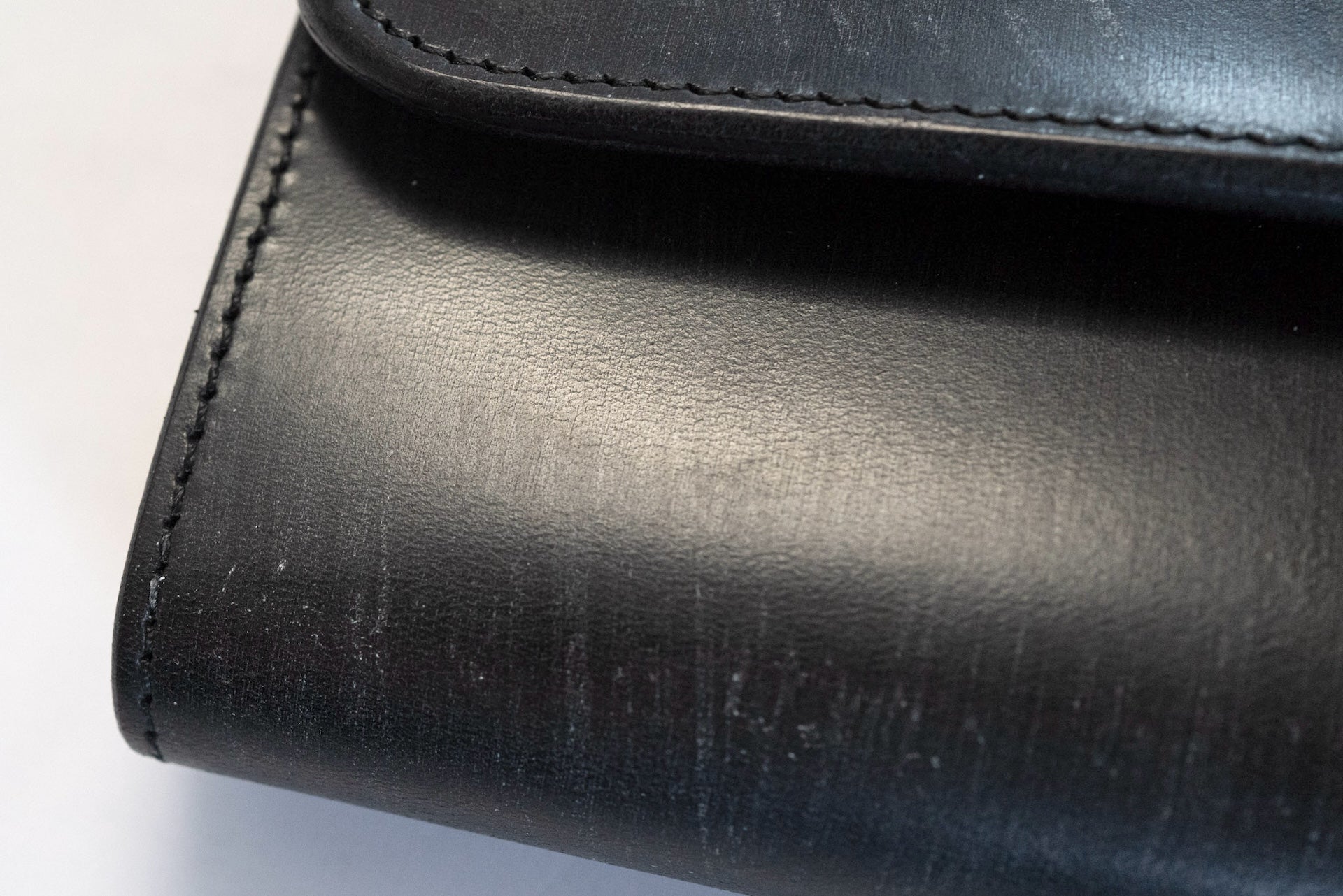 Inception by Accel Company 'Bridle Cowhide' Middle Wallets (Black)