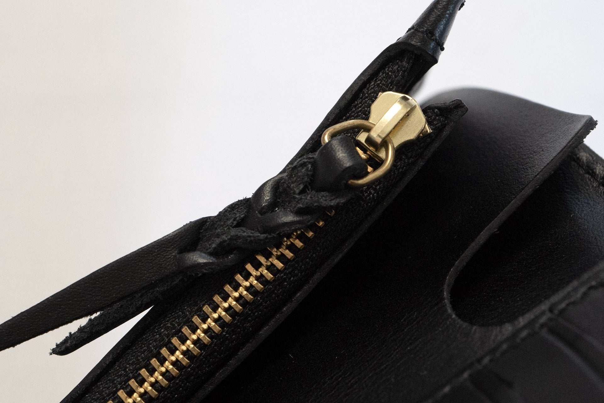 Inception by Accel Company 'Bridle Cowhide' Middle Wallets (Dark Green)