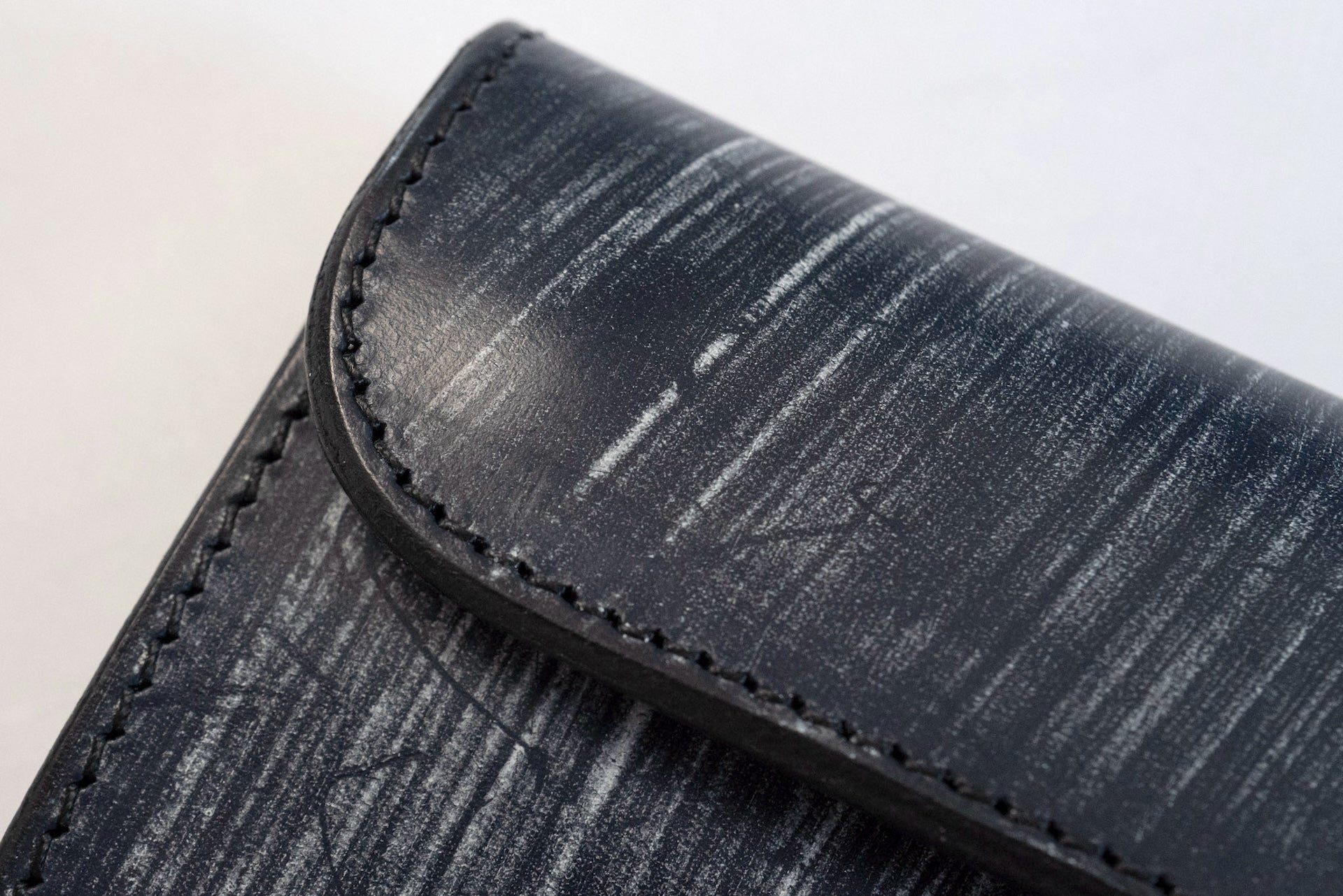 Inception by Accel Company 'Bridle Cowhide' Middle Wallets (Navy)