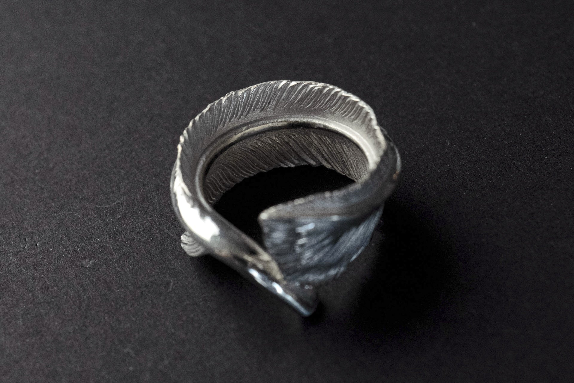Legend "Curled" Medium Feather Silver Ring