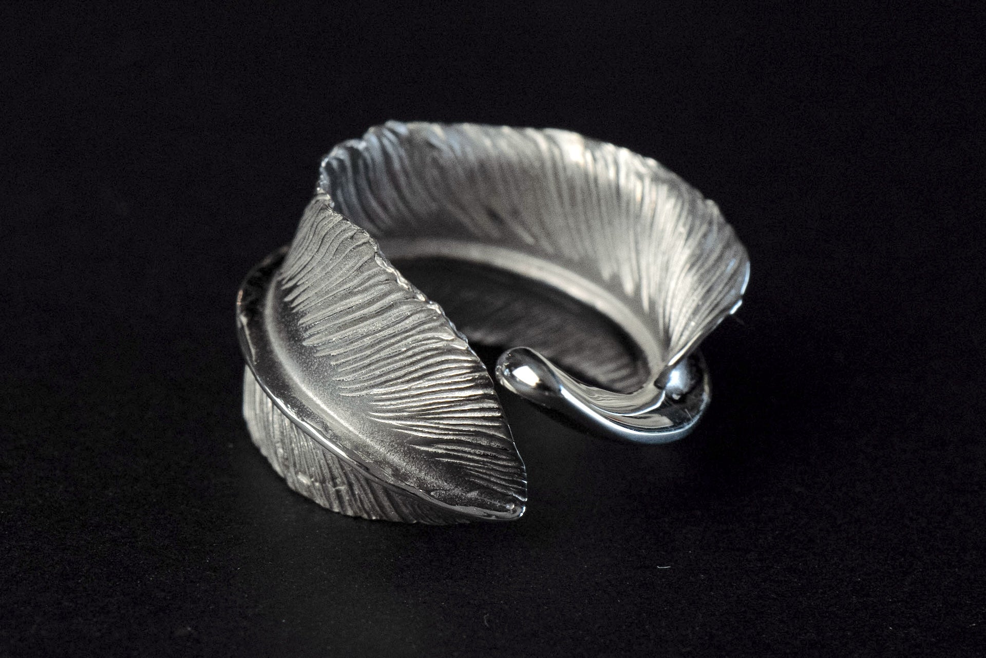 Legend "Curled" Large Feather Silver Ring