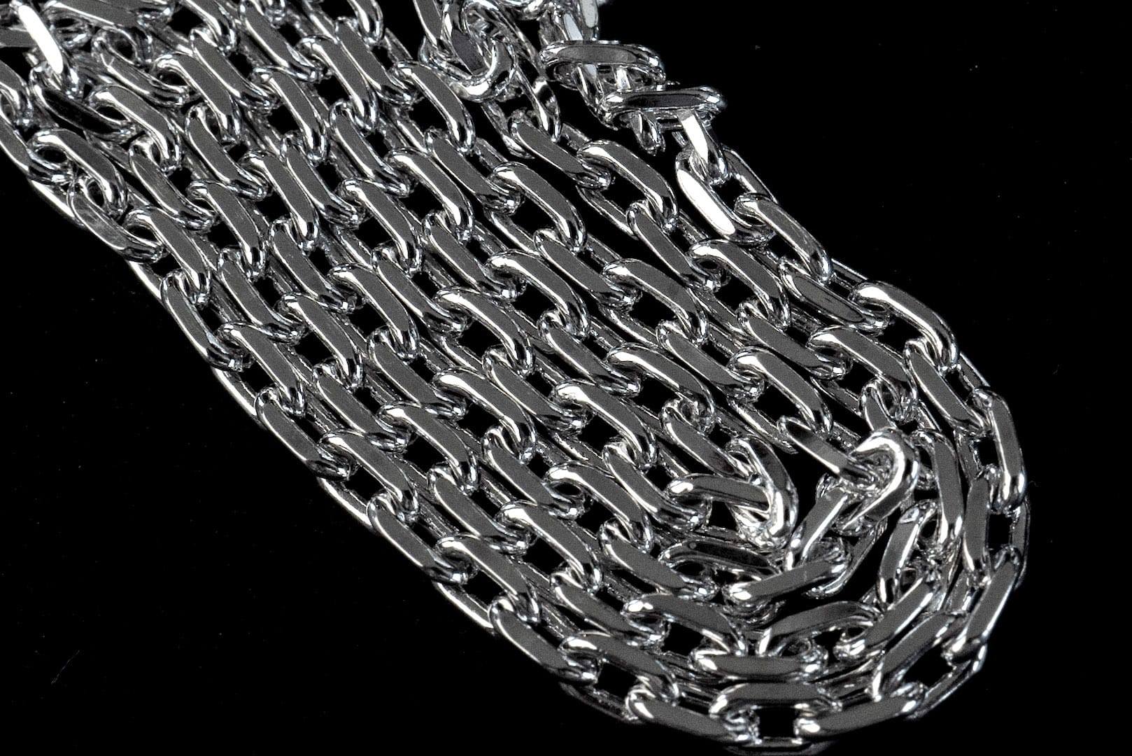 First Arrow's Size Small Silver Chain With Medicine Wheel (O-063 + P-234)