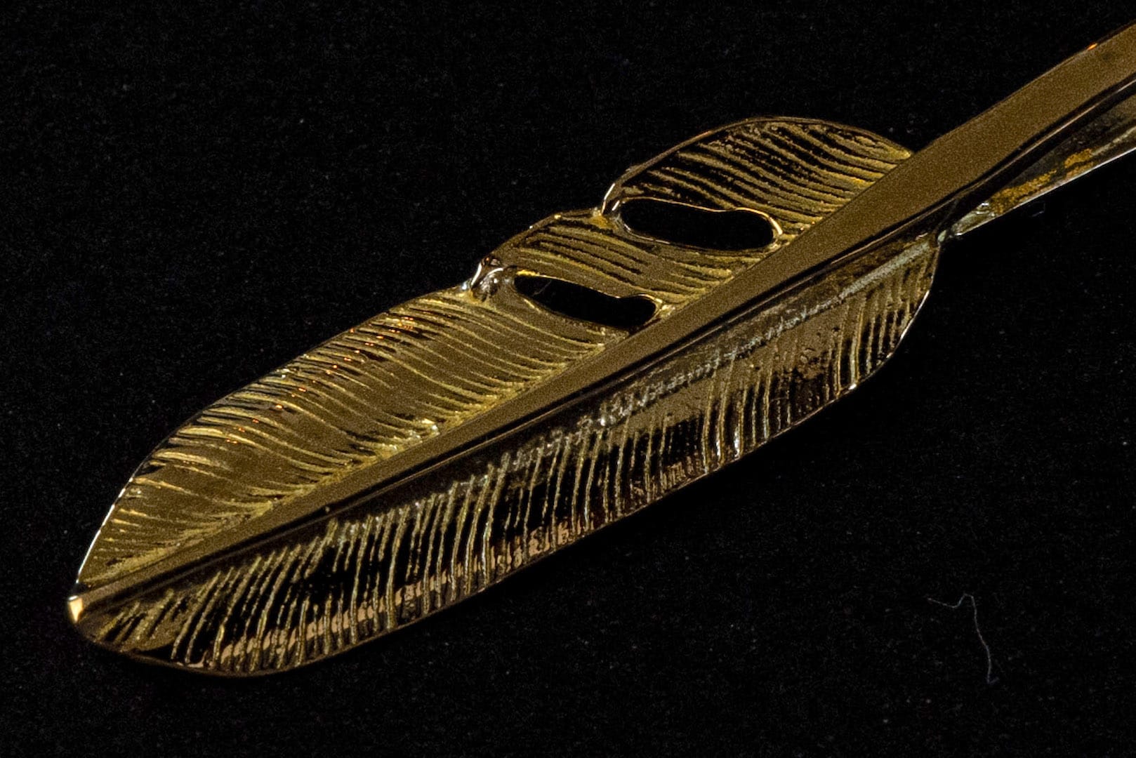 First Arrow's XS 18K Gold Feather Pendant (P-594)