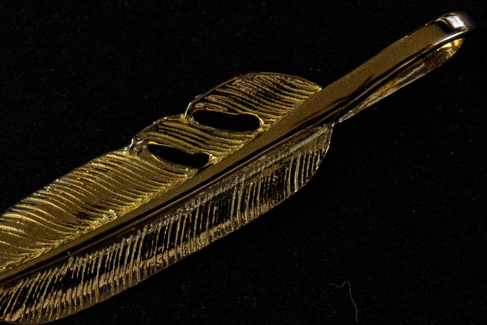 First Arrow's XS 18K Gold Feather Pendant (P-594)