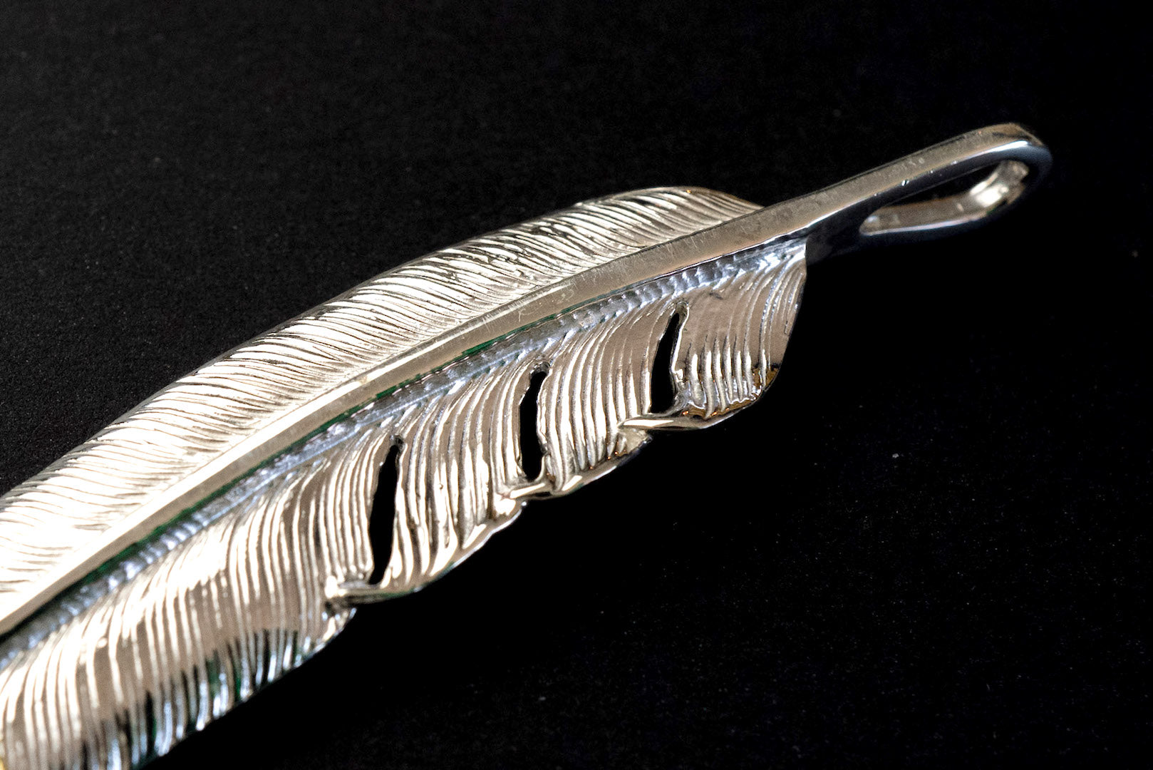 First Arrow's Large Quarter 18k Gold Feather Pendant (P-474)