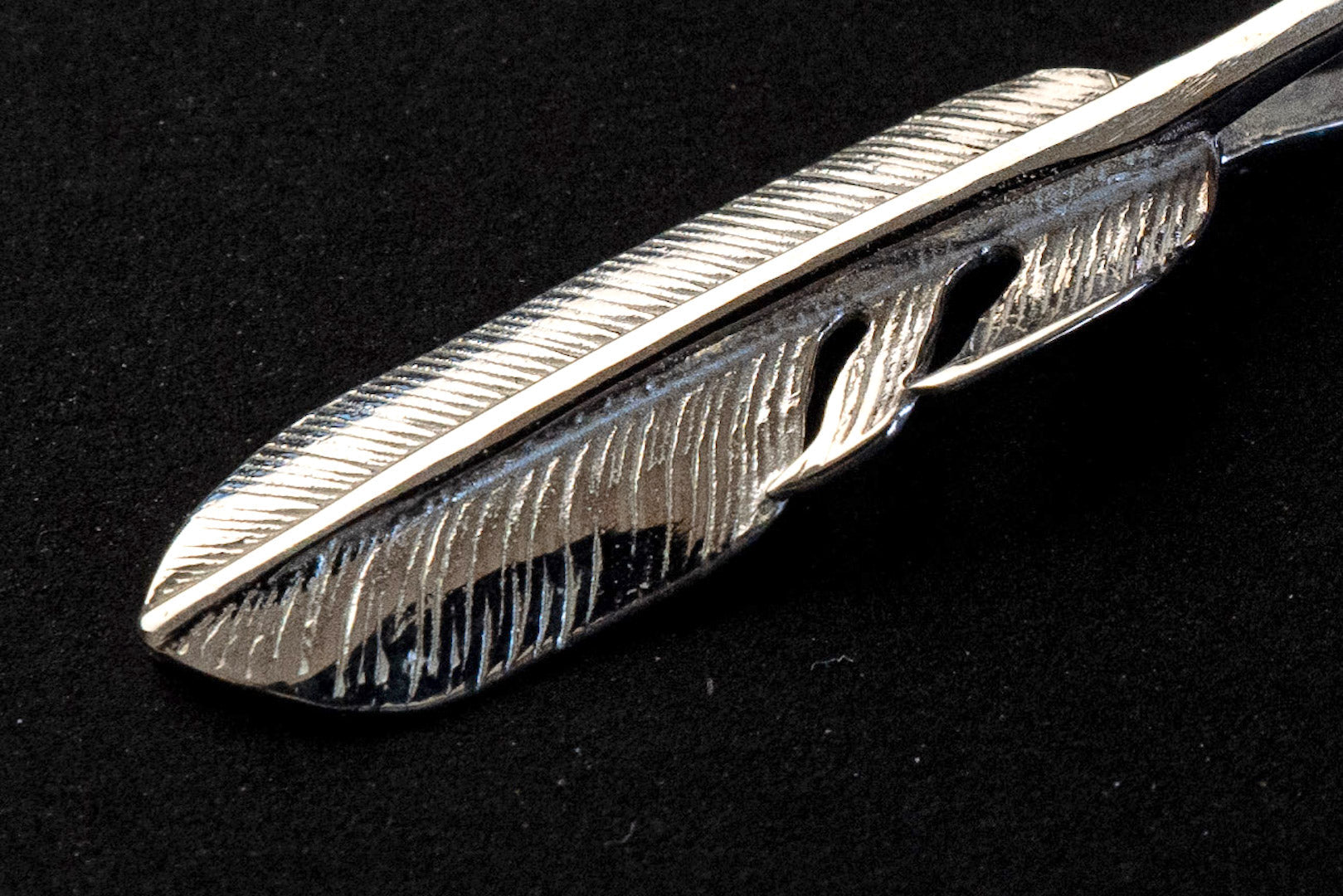 First Arrow's XS Silver Feather Pendant (P-593)