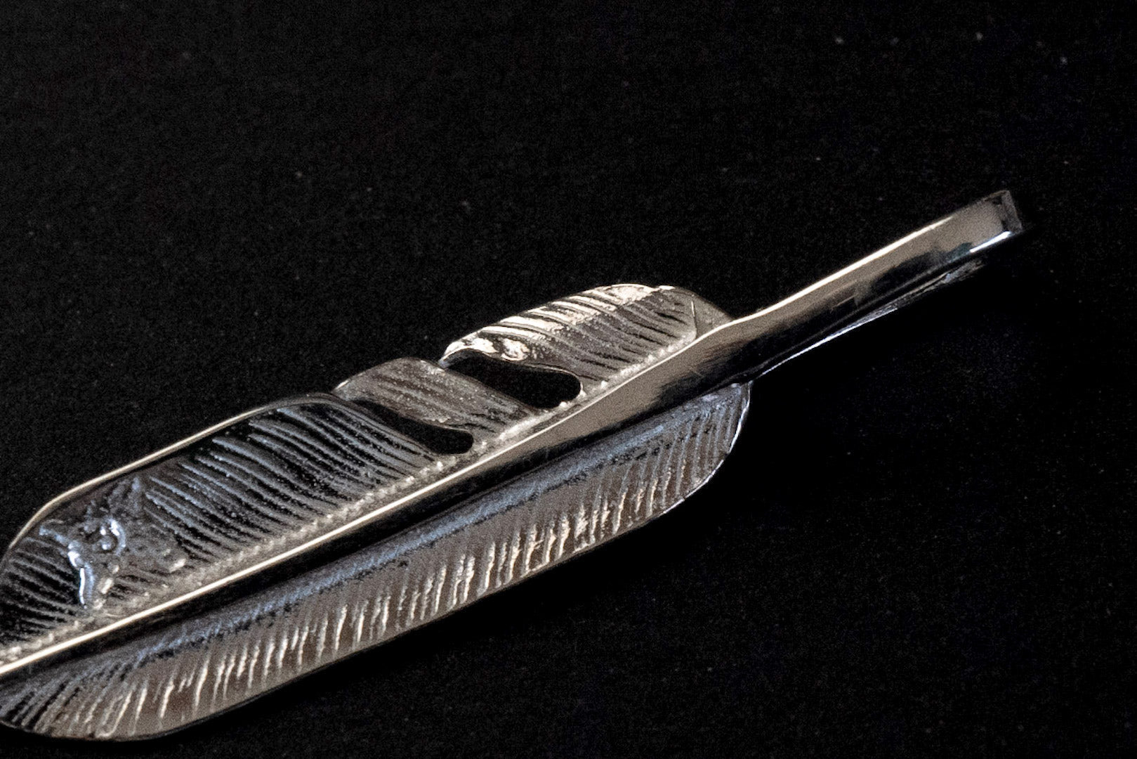 First Arrow's XS Silver Feather Pendant (P-593)