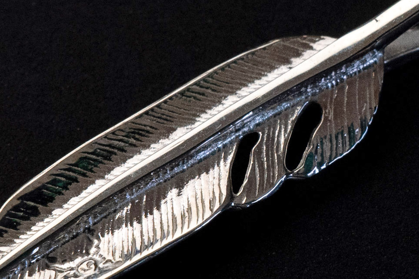 First Arrow's XS Silver Feather Pendant (P-593)