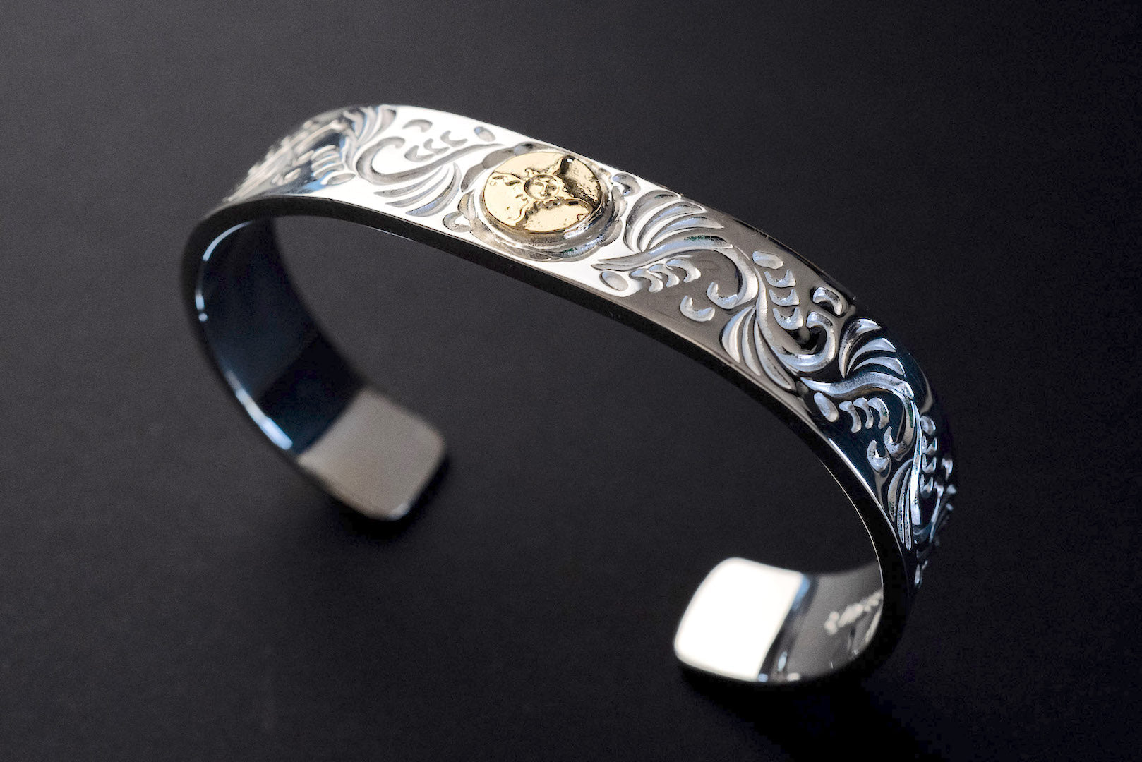 First Arrow's 12mm Arabesque Bangle with 18k Gold Sunburst Emblem (BR-026)