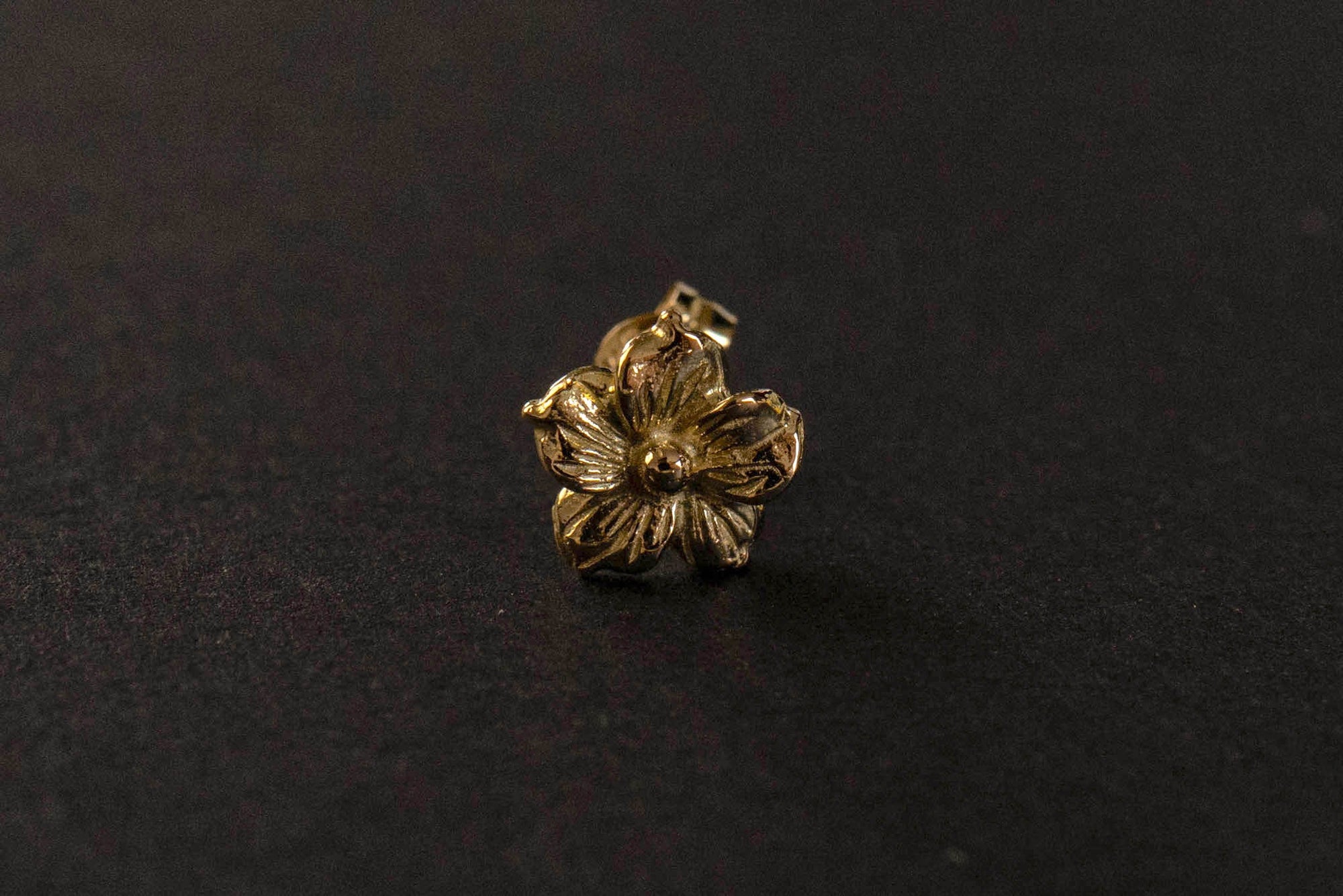 First Arrow's 18K Gold "Flowers" Earring (O-009)