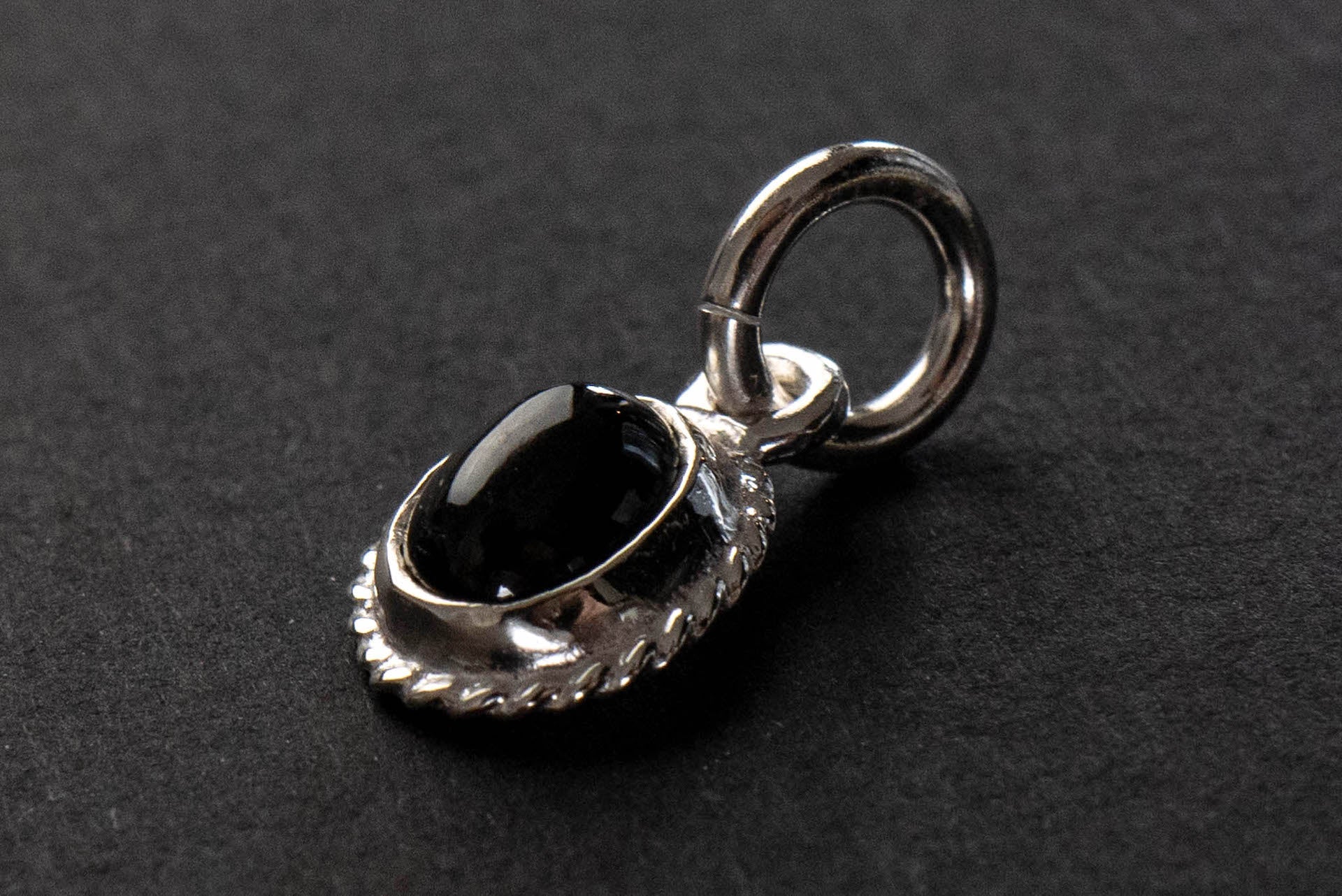 First Arrow's Size Small Mini Oval Pendant With Soulo Stone (P-298)