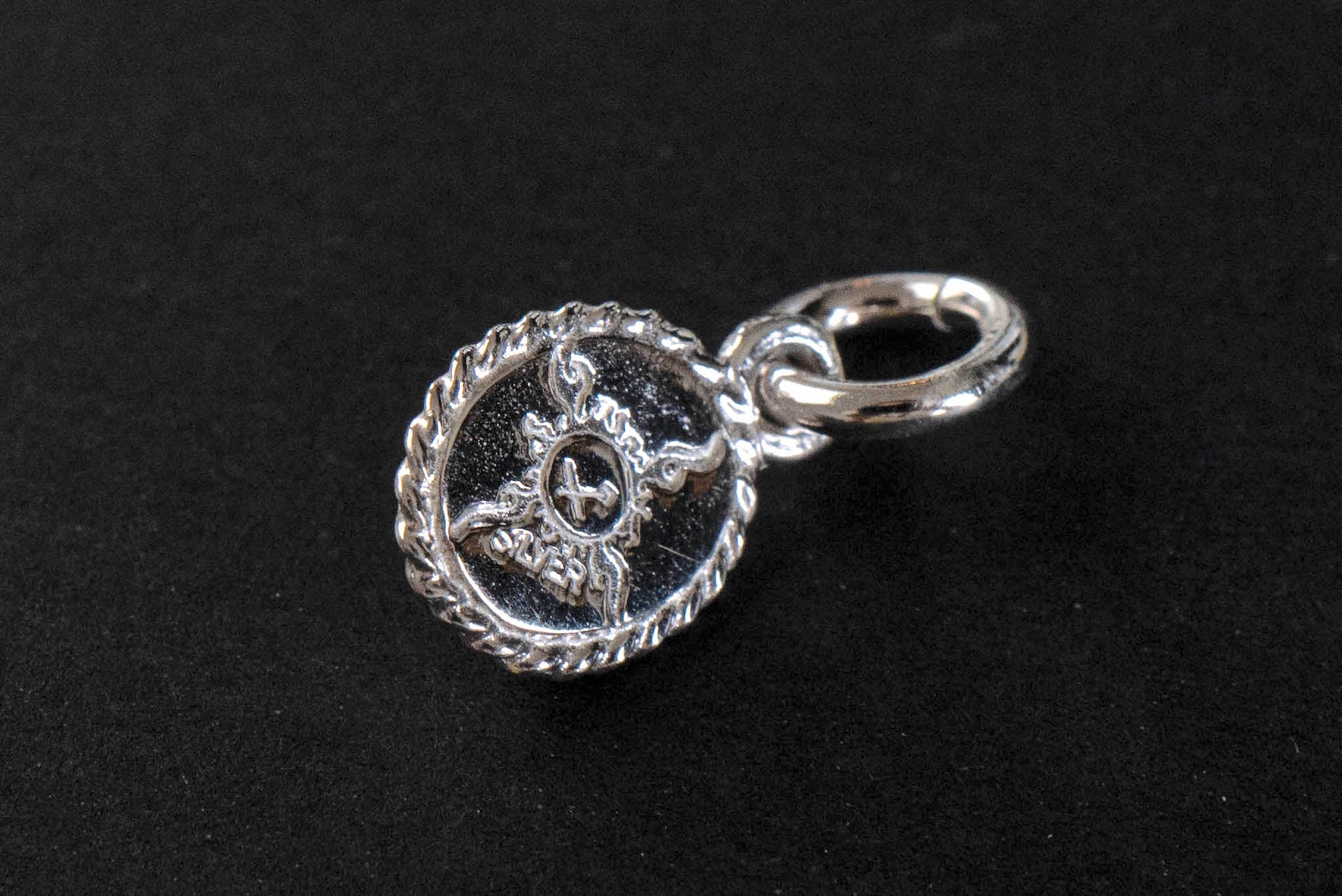 First Arrow's Size Small Mini Oval Pendant With Soulo Stone (P-298)