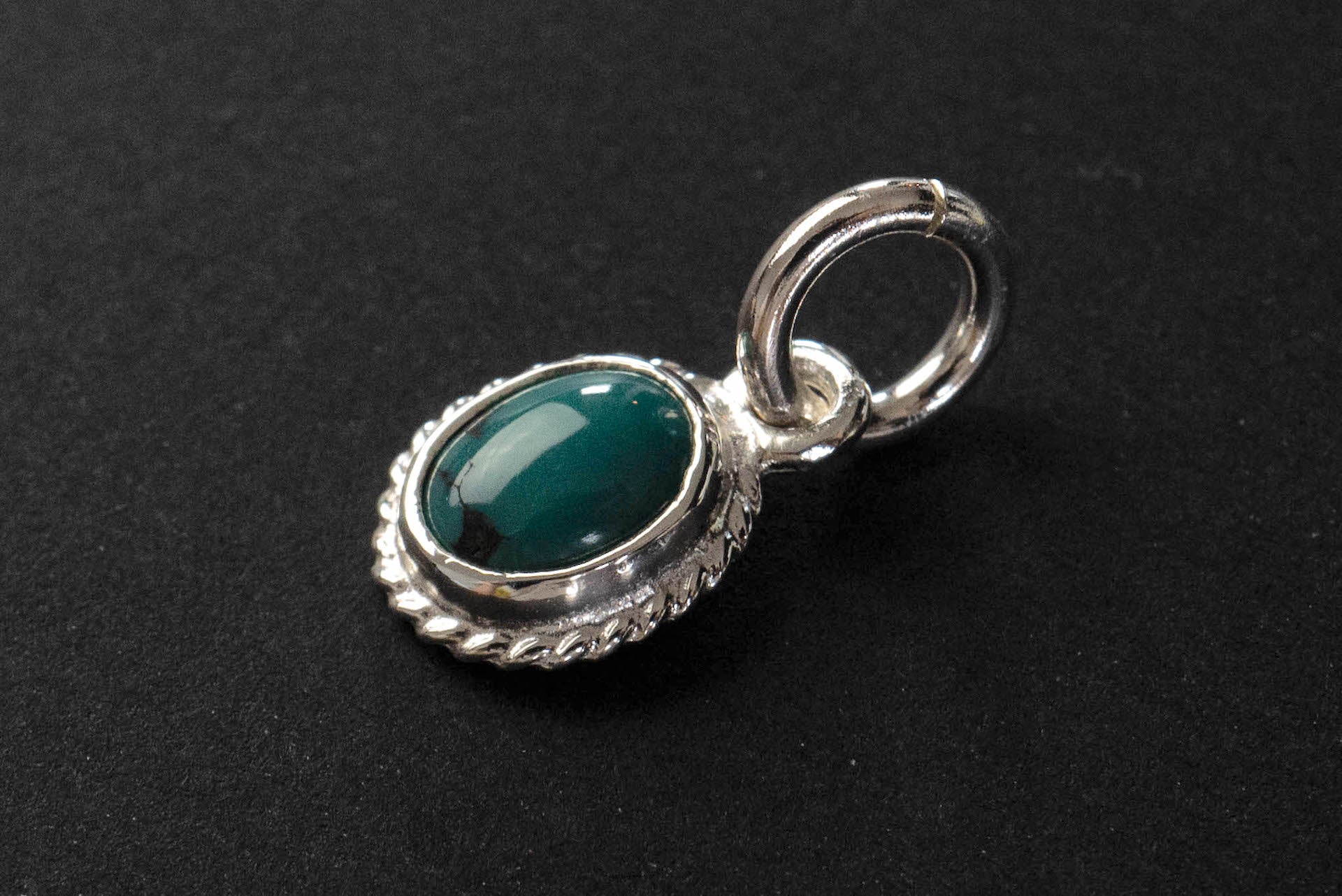 First Arrow's Size Small Mini Oval Pendant With Turquoise (P-297)