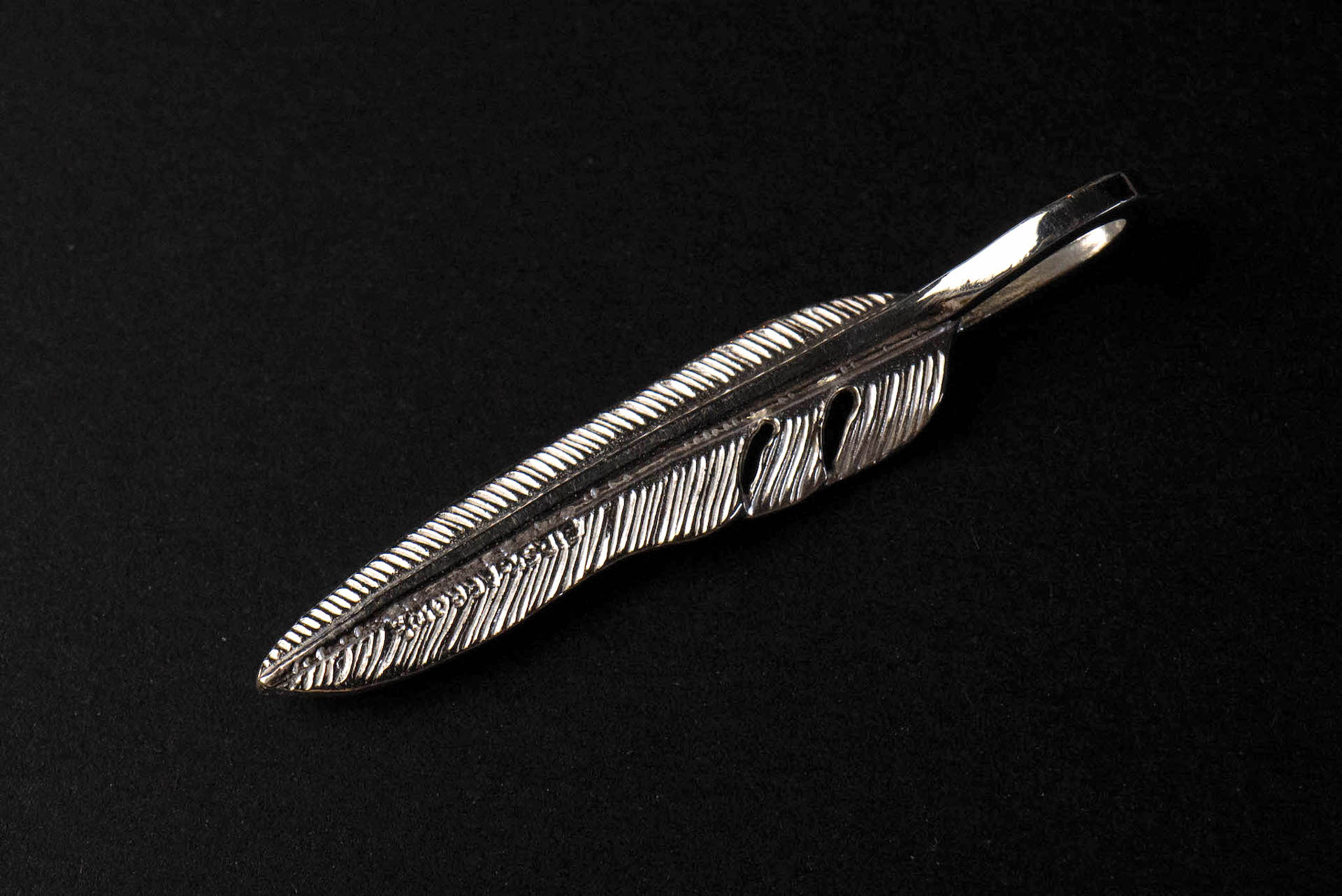 First Arrow's Small "Kazekiri Feather" Pendant With 18K Gold Emblem (P-432)