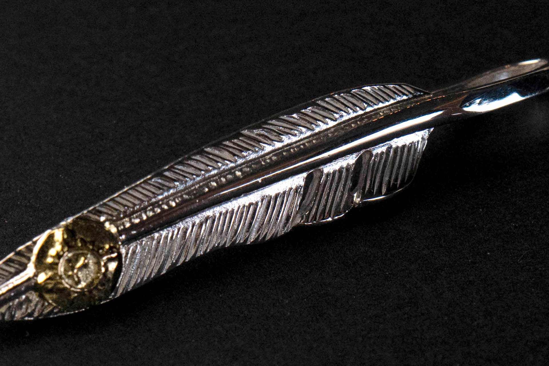 First Arrow's Small "Kazekiri Feather" Pendant With 18K Gold Emblem (P-432)